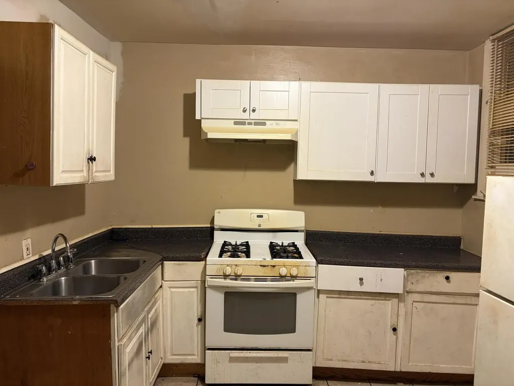 7230 South Wentworth Avenue Chicago IL 60621