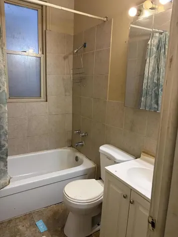 7230 South Wentworth Avenue Chicago IL 60621