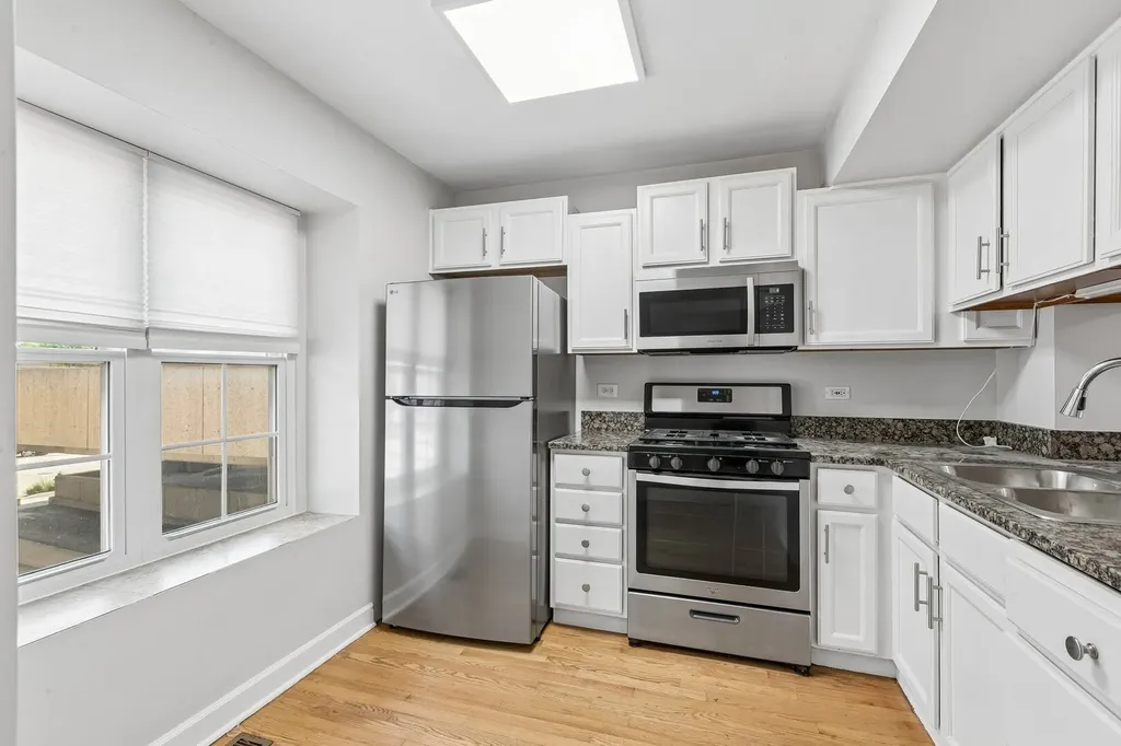 8029 Lincoln Avenue Skokie IL 60077