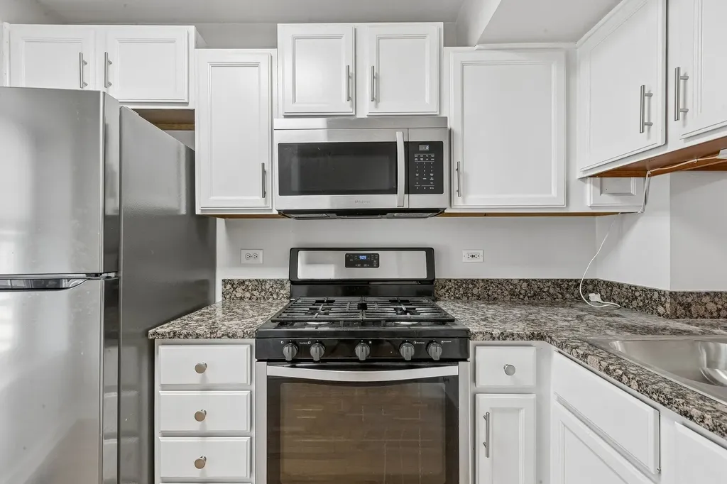 8029 Lincoln Avenue Skokie IL 60077