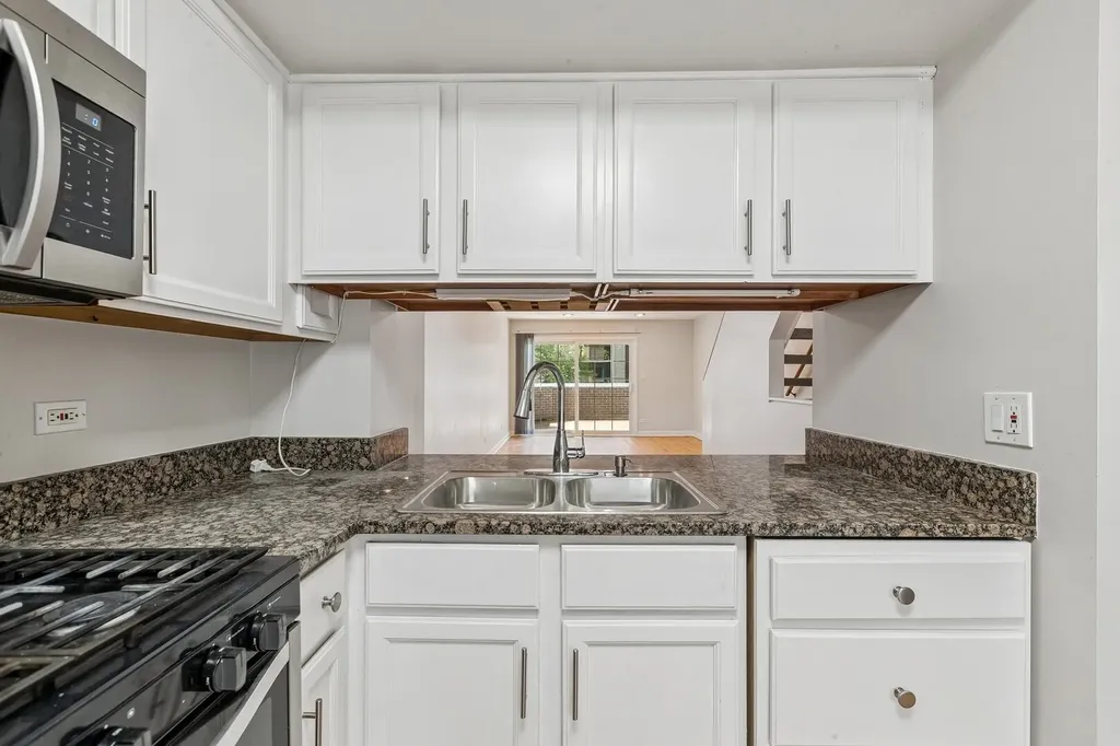 8029 Lincoln Avenue Skokie IL 60077