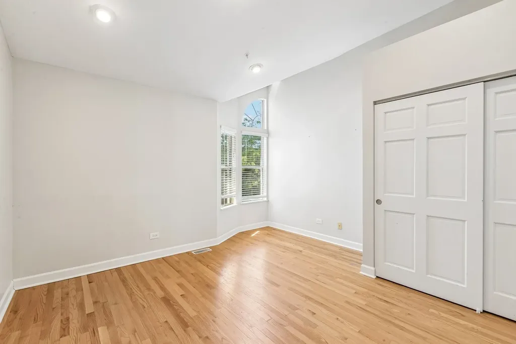 8029 Lincoln Avenue Skokie IL 60077