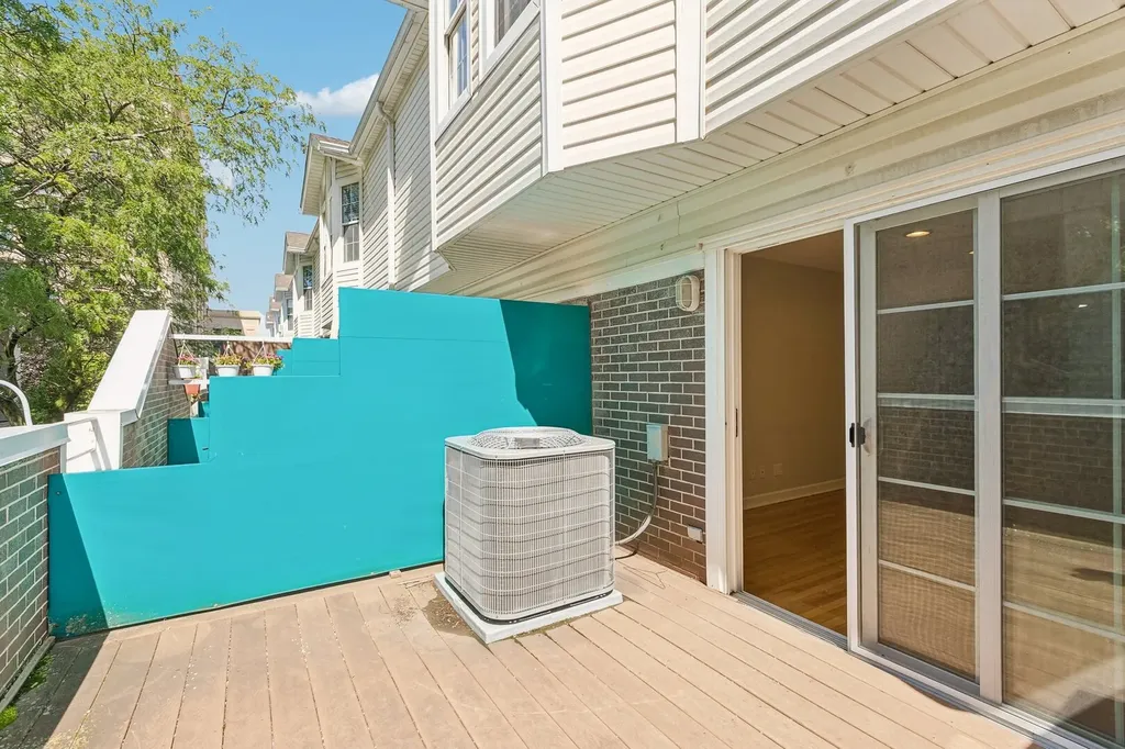 8029 Lincoln Avenue Skokie IL 60077