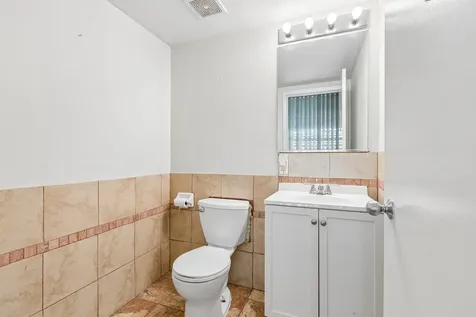 8029 Lincoln Avenue Skokie IL 60077