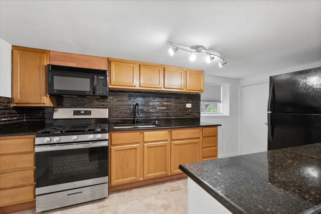 3404 North Tripp Avenue Chicago IL 60641