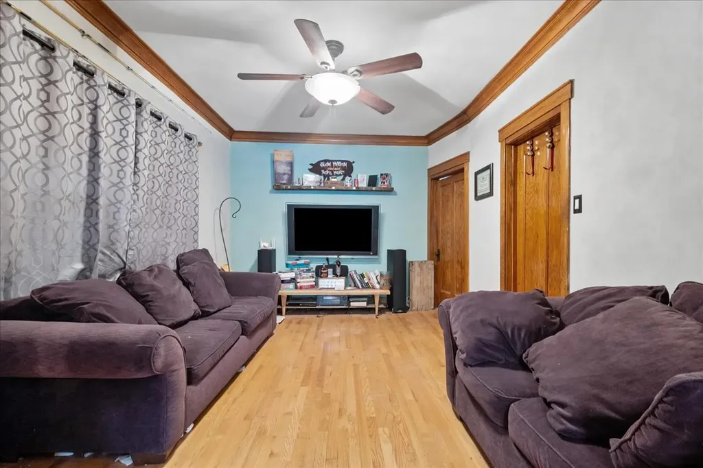 3404 North Tripp Avenue Chicago IL 60641