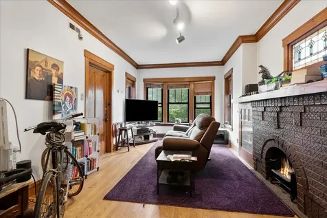 3404 North Tripp Avenue Chicago IL 60641