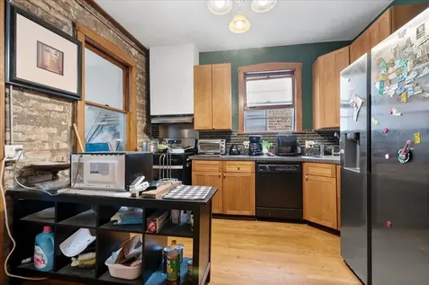 3404 North Tripp Avenue Chicago IL 60641