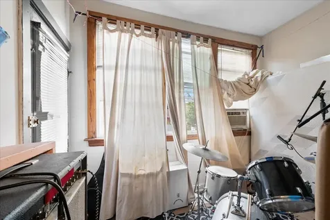 3404 North Tripp Avenue Chicago IL 60641