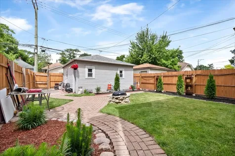 3404 North Tripp Avenue Chicago IL 60641