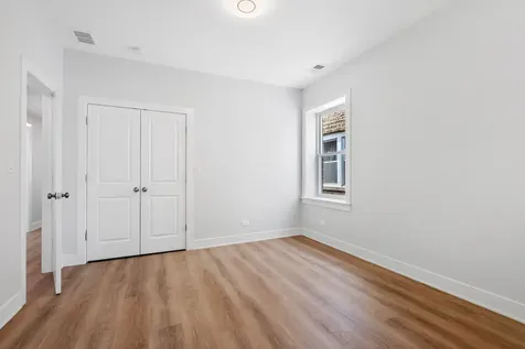 6423 North Washtenaw Avenue Chicago IL 60645