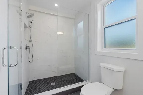 6423 North Washtenaw Avenue Chicago IL 60645