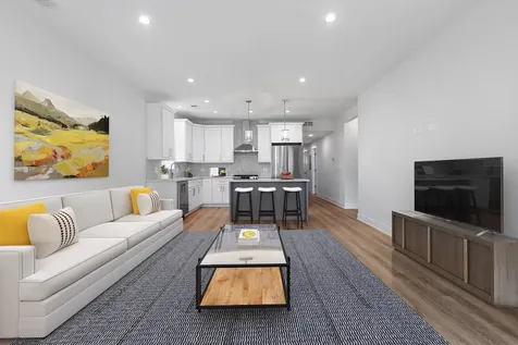 6423 North Washtenaw Avenue Chicago IL 60645