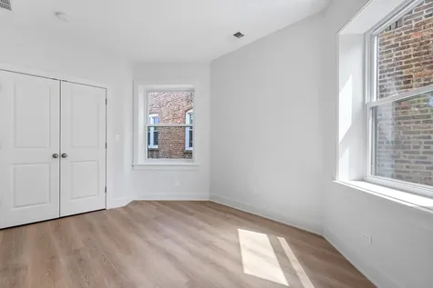6423 North Washtenaw Avenue Chicago IL 60645
