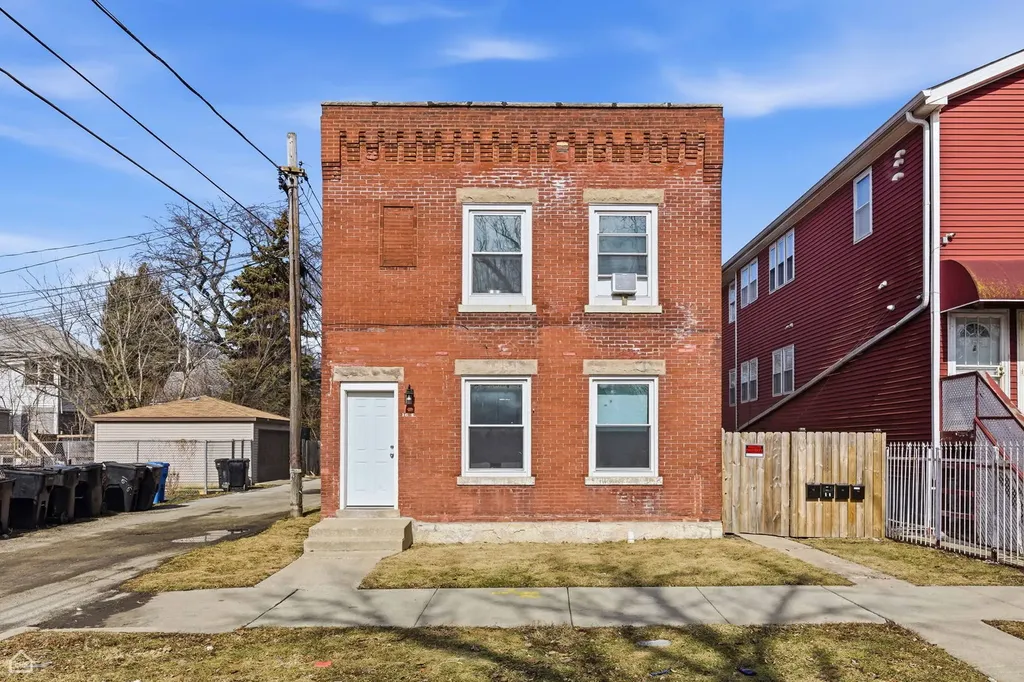 16 East 118th Place Chicago IL 60628
