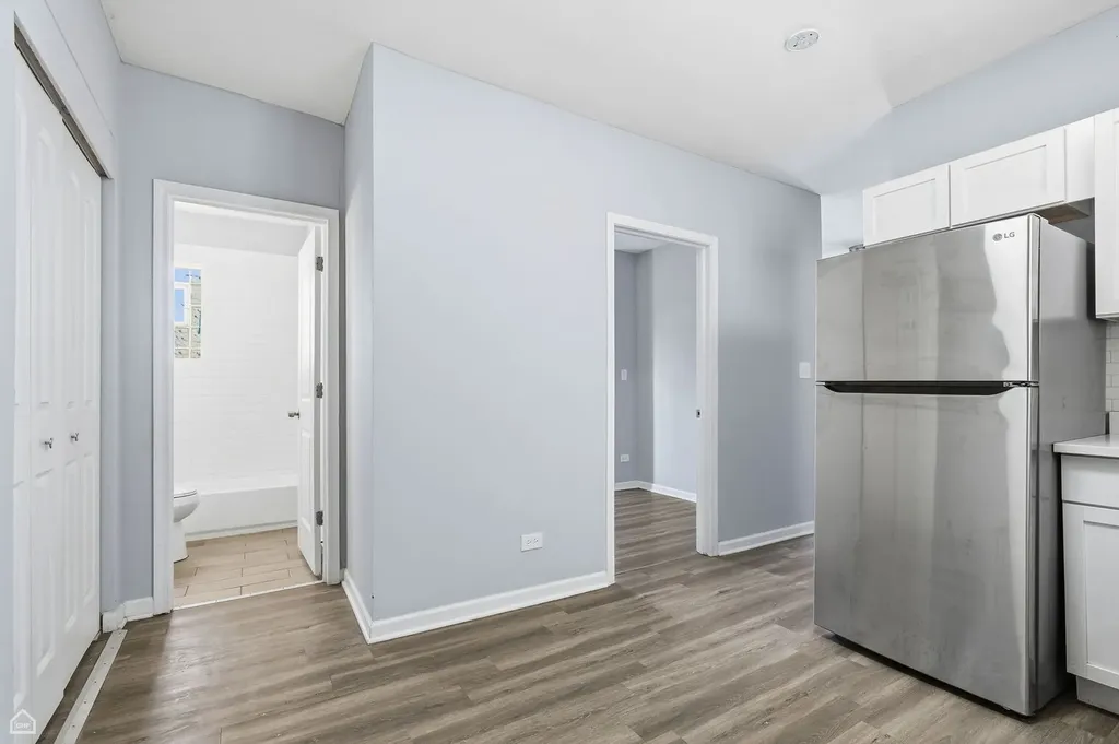 16 East 118th Place Chicago IL 60628