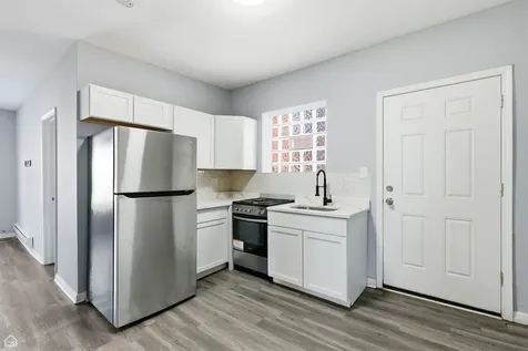 16 East 118th Place Chicago IL 60628