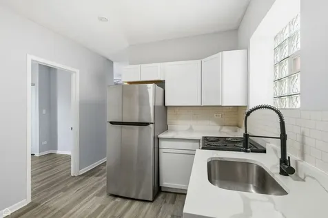 16 East 118th Place Chicago IL 60628