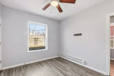 16 East 118th Place Chicago IL 60628