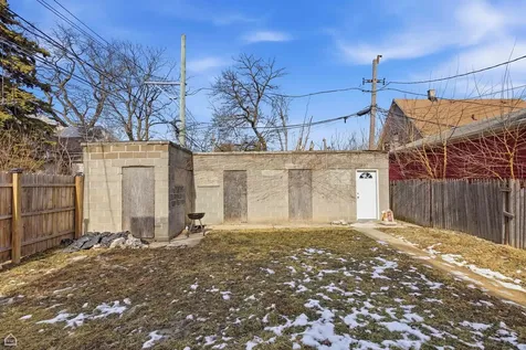 16 East 118th Place Chicago IL 60628