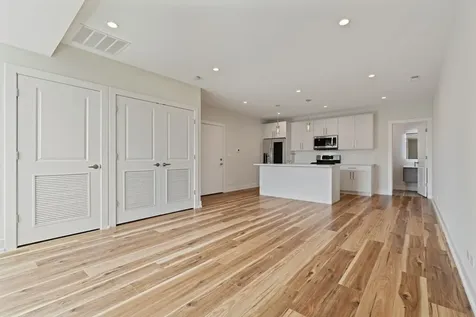 5131 North Lincoln Avenue Chicago IL 60625