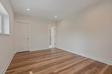 5131 North Lincoln Avenue Chicago IL 60625