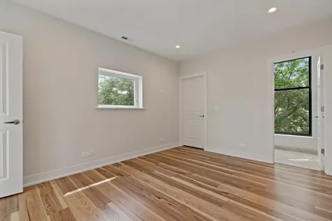 5131 North Lincoln Avenue Chicago IL 60625