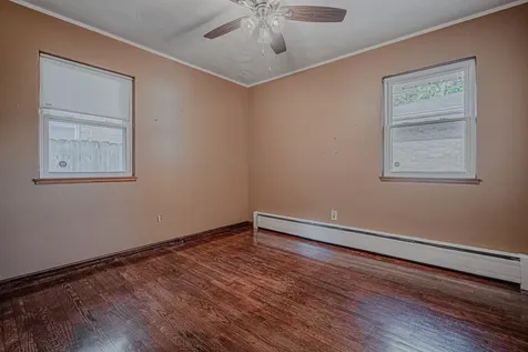 3212 Elisha Avenue Zion IL 60099