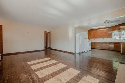 3212 Elisha Avenue Zion IL 60099