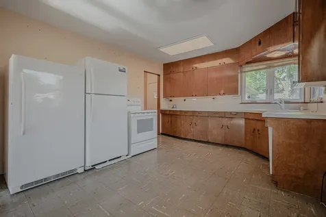 3212 Elisha Avenue Zion IL 60099