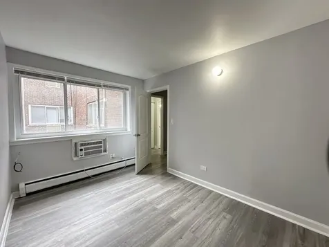 1040 West Hollywood Avenue Chicago IL 60660