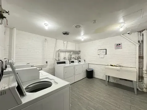 1040 West Hollywood Avenue Chicago IL 60660