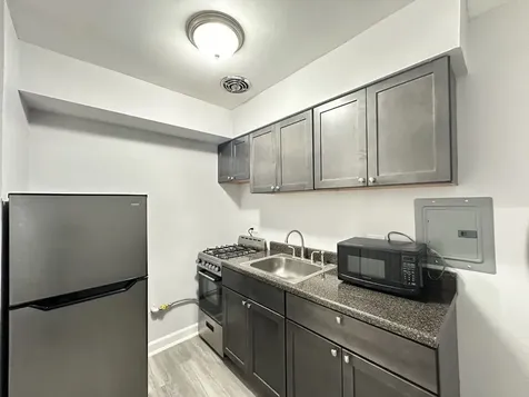 1040 West Hollywood Avenue Chicago IL 60660