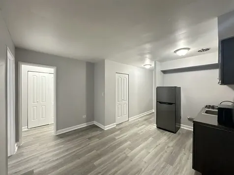 1040 West Hollywood Avenue Chicago IL 60660