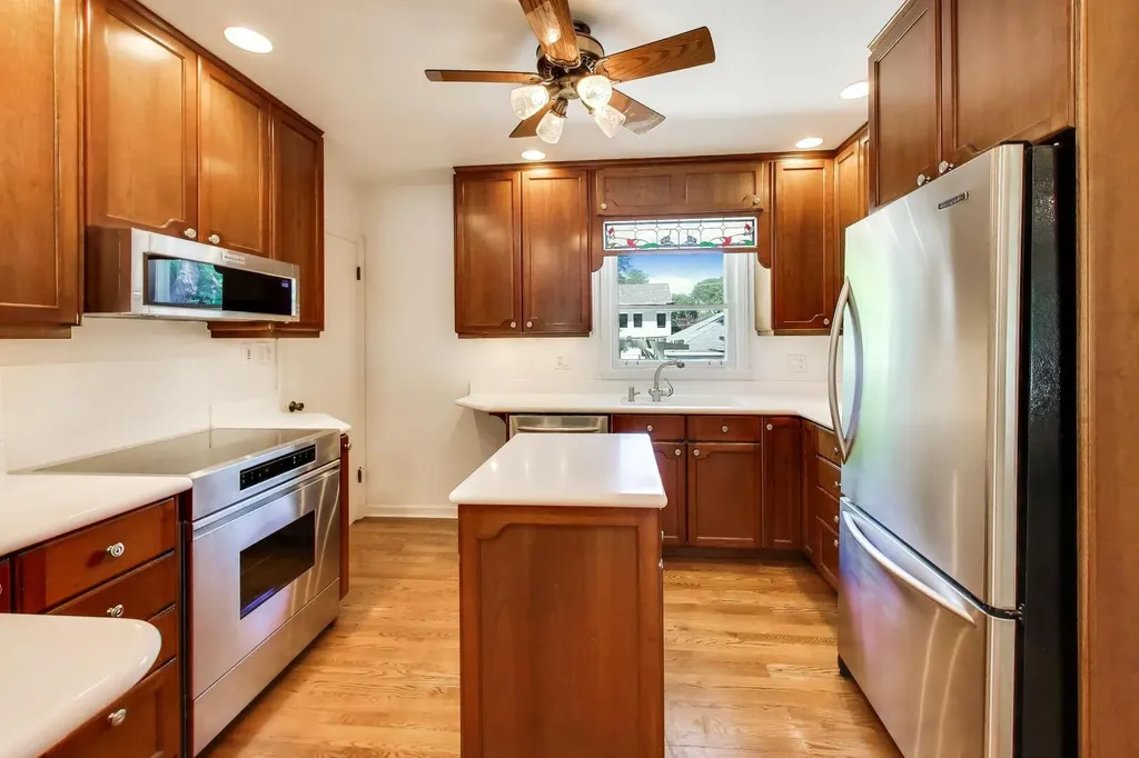 1010 Lyford Lane Wheaton IL 60189