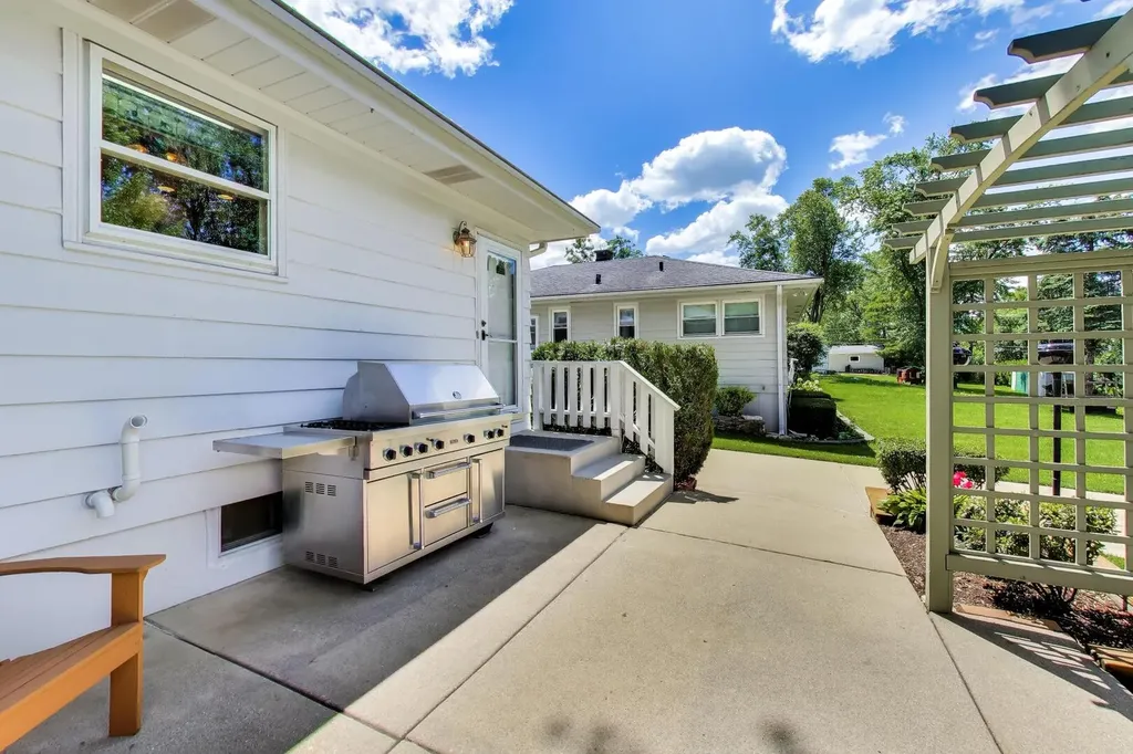 1010 Lyford Lane Wheaton IL 60189