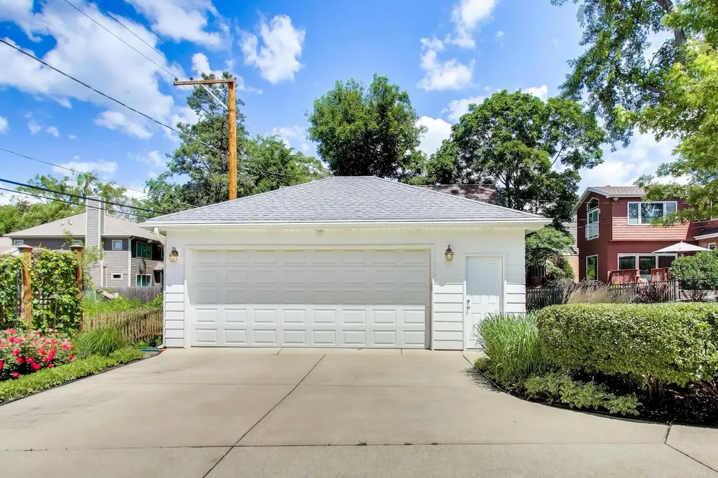 1010 Lyford Lane Wheaton IL 60189