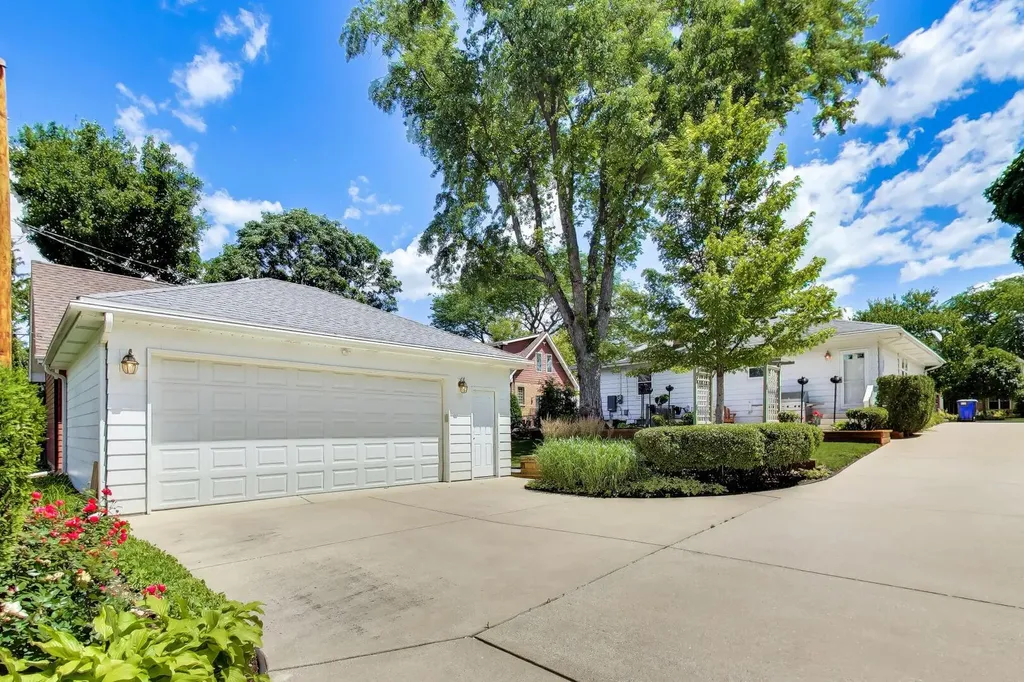 1010 Lyford Lane Wheaton IL 60189