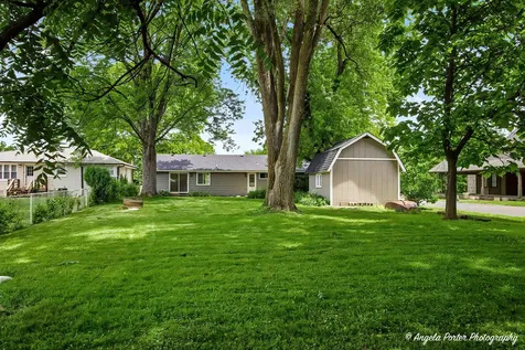 221 Sky Hill Road Wauconda IL 60084
