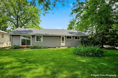 221 Sky Hill Road Wauconda IL 60084