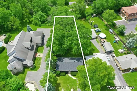 221 Sky Hill Road Wauconda IL 60084