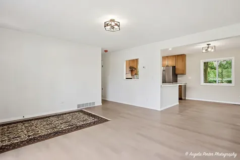 221 Sky Hill Road Wauconda IL 60084