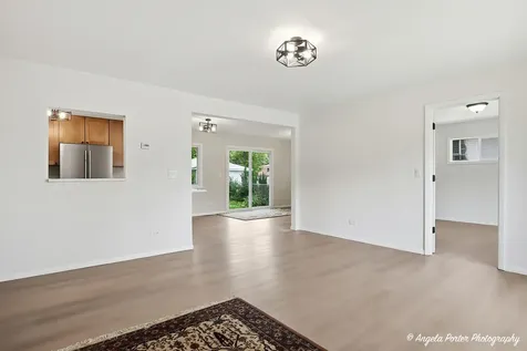 221 Sky Hill Road Wauconda IL 60084