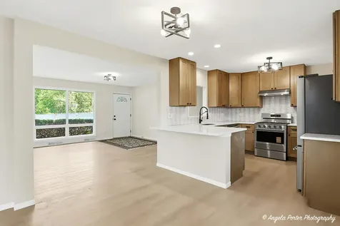 221 Sky Hill Road Wauconda IL 60084
