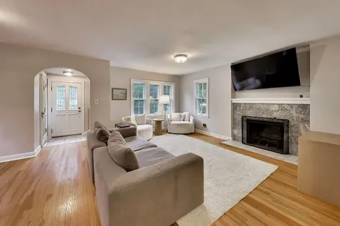 165 South Maple Street Palatine IL 60067
