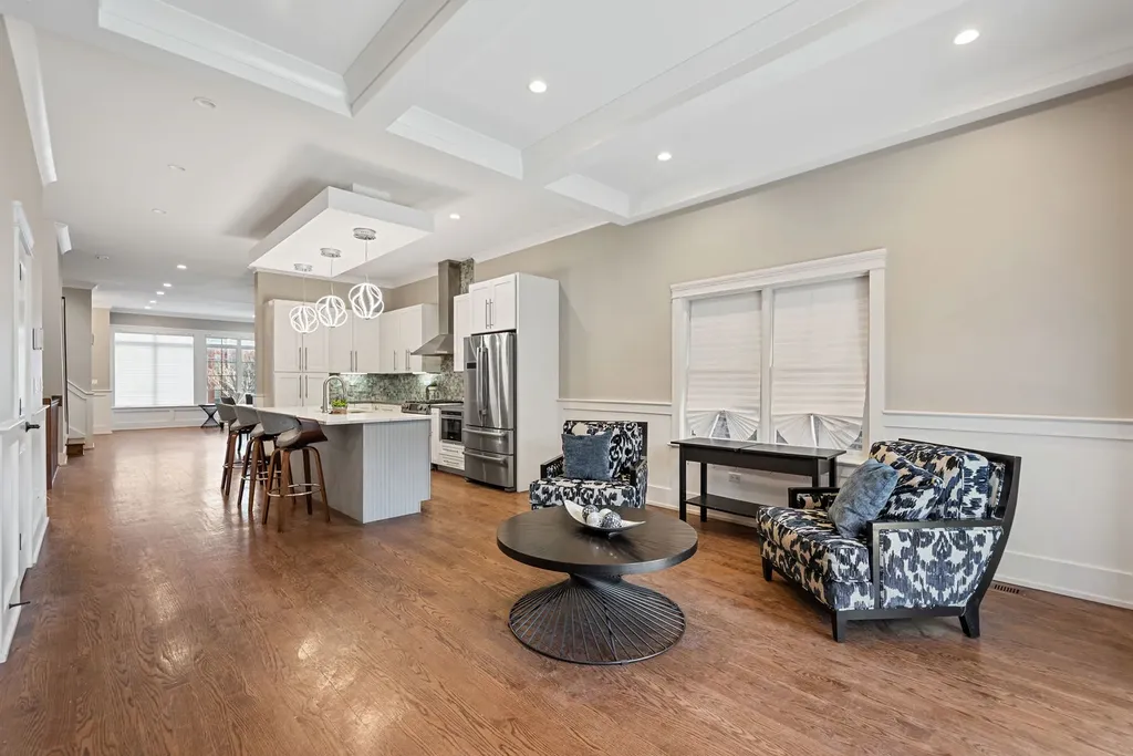 4223 South Wabash Avenue Chicago IL 60653