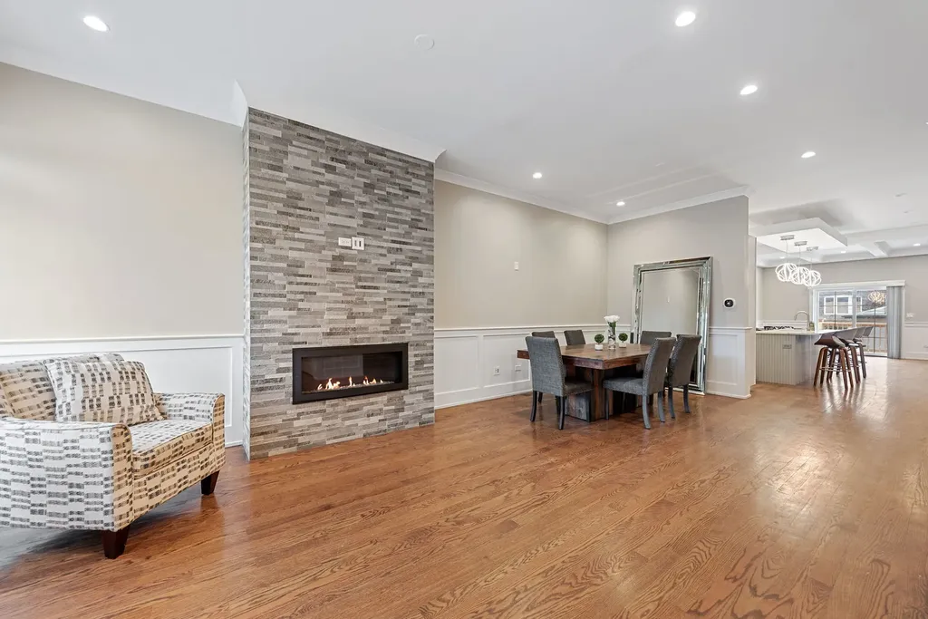 4223 South Wabash Avenue Chicago IL 60653