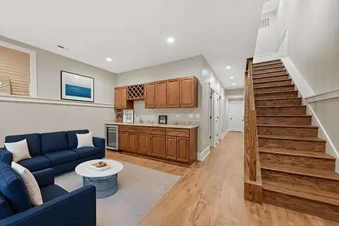4223 South Wabash Avenue Chicago IL 60653
