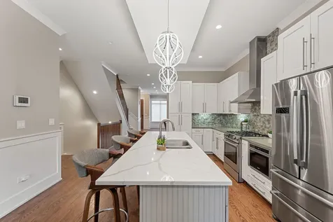 4223 South Wabash Avenue Chicago IL 60653