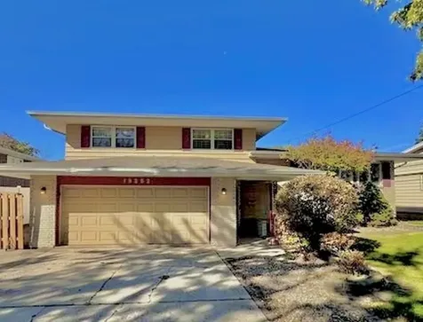 19252 Oakwood Avenue Lansing IL 60438